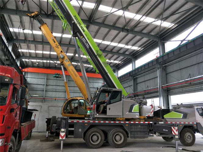 鸡东县高空车出租需要注意哪些安全事项？